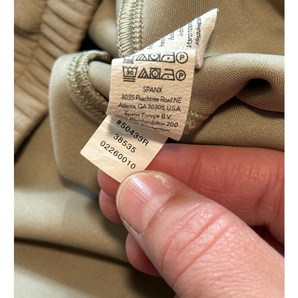 SPANX AirEssentials Cropped Wide Leg Pants - Size L - Picture 8 of 11